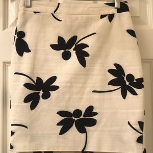 J. CREW The Pencil Skirt size 0P.